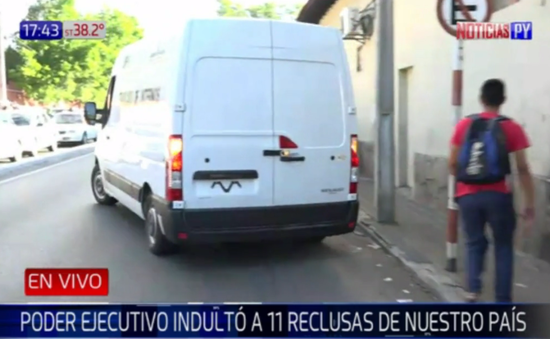 Otorgan indulto presidencial a 11 reclusas en Paraguay